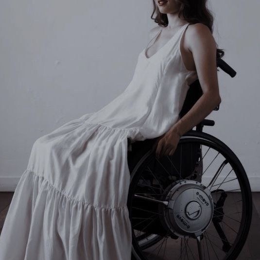 moonlitcullen's tweet image. estética rara: você fica com ciúmes depois do seu marido falar que amaria as filhas dele mais do que você, então você tenta abortar suas duas filhas gêmeas com um cabide