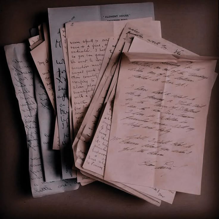 moonlitcullen's tweet image. estética rara: você fica com ciúmes depois do seu marido falar que amaria as filhas dele mais do que você, então você tenta abortar suas duas filhas gêmeas com um cabide