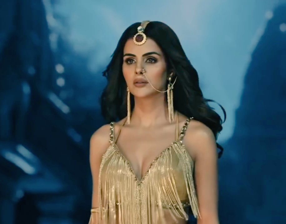 The way people are praising my Pripie is so wholesome to see, waited so long for these days 🤍🤍!! Pri you deserve all the success and prosperity 🤍..

#PriyankaChaharChoudhary