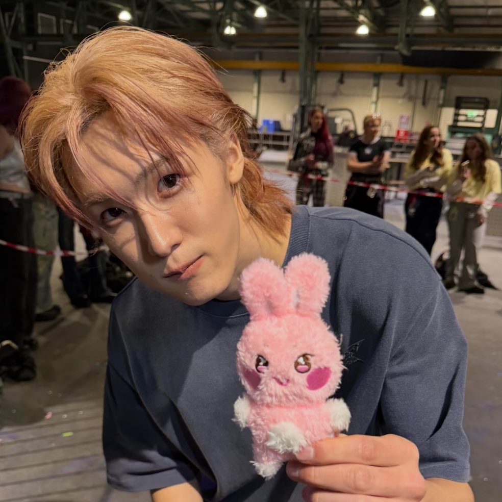 sanierse's tweet image. SOUL CON EL PELUCHE DE HWA lo voy a tomar como una piwonteez win