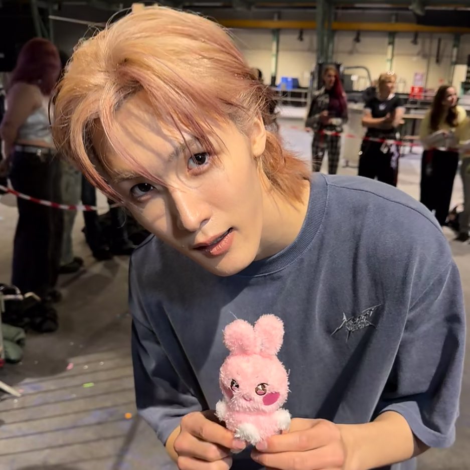 sanierse's tweet image. SOUL CON EL PELUCHE DE HWA lo voy a tomar como una piwonteez win