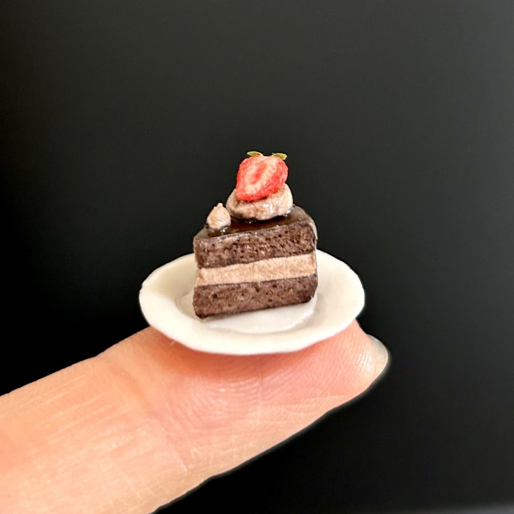 『みんなでシェア☆企画展vol.168』

みて癒せるような、キュンっとなって貰えるようなミニチュアを #折り紙 で作ってます！

今は、今年ある個展に向けて作成中です☺️

Lupopo_cafe様( <a href="/Lupopo_cafe/">*LUPOPO cafe&gallery* 三軒茶屋の糖質オフのケーキ専門カフェとハンドメイドのお店</a> )
いつも素敵な企画ありがとうございます😌

#折り紙 × #ミニチュア = #カミニチュア