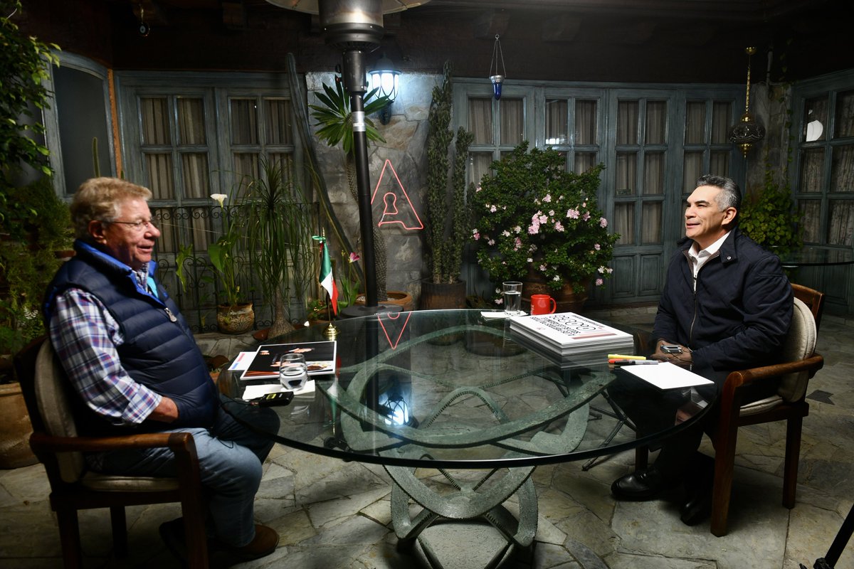 alitomorenoc's tweet image. Hoy en La Oposición, por @AtypicalTeve, desenmascaramos el desastre que MORENA le ha provocado a México. Inseguridad fuera de control, un gobierno rebasado y un poder que prefiere mentir antes que hacerse responsable.

Los priistas vamos con fuerza y sin miedo. Señalamos de…