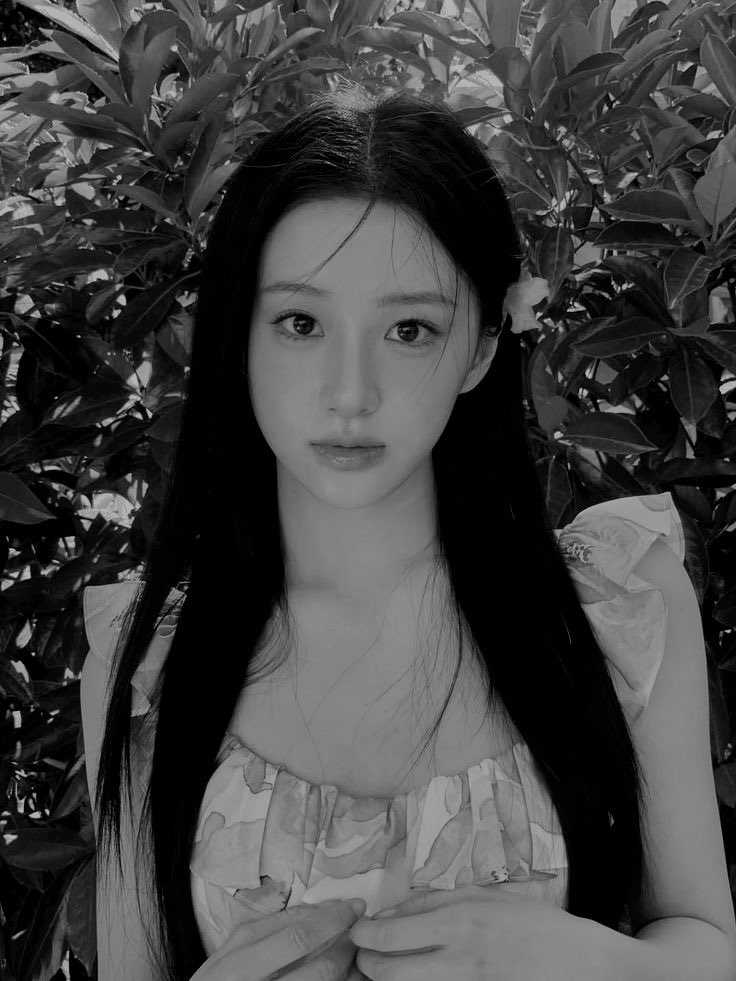 seratkawula's tweet image. ㅤ

𝗞𝗔𝗛𝗜𝗬𝗔𝗡𝗚 𝗔𝗥𝗨𝗡𝗜𝗞𝗔, 𝟭𝟵𝟵𝟵.
Baru saja mengundurkan diri dari pekerjaan lama dan kini kembali ke rumah di Solo. Saat ini sedang menikmati hobi bertanam. Kalau calon kawan, punya hobi apa?

ㅤ