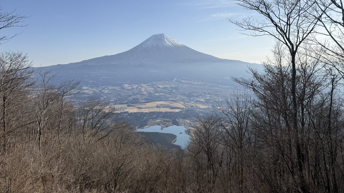 YukoGoto3's tweet photo. 193回目の長者ヶ岳✨
今日も富士山が綺麗だ！ https://t.co/K9FQTIGW6p