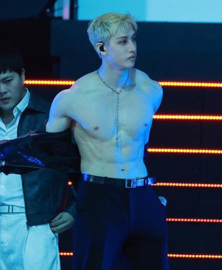 fmiinx's tweet image. the waist                                      the belt