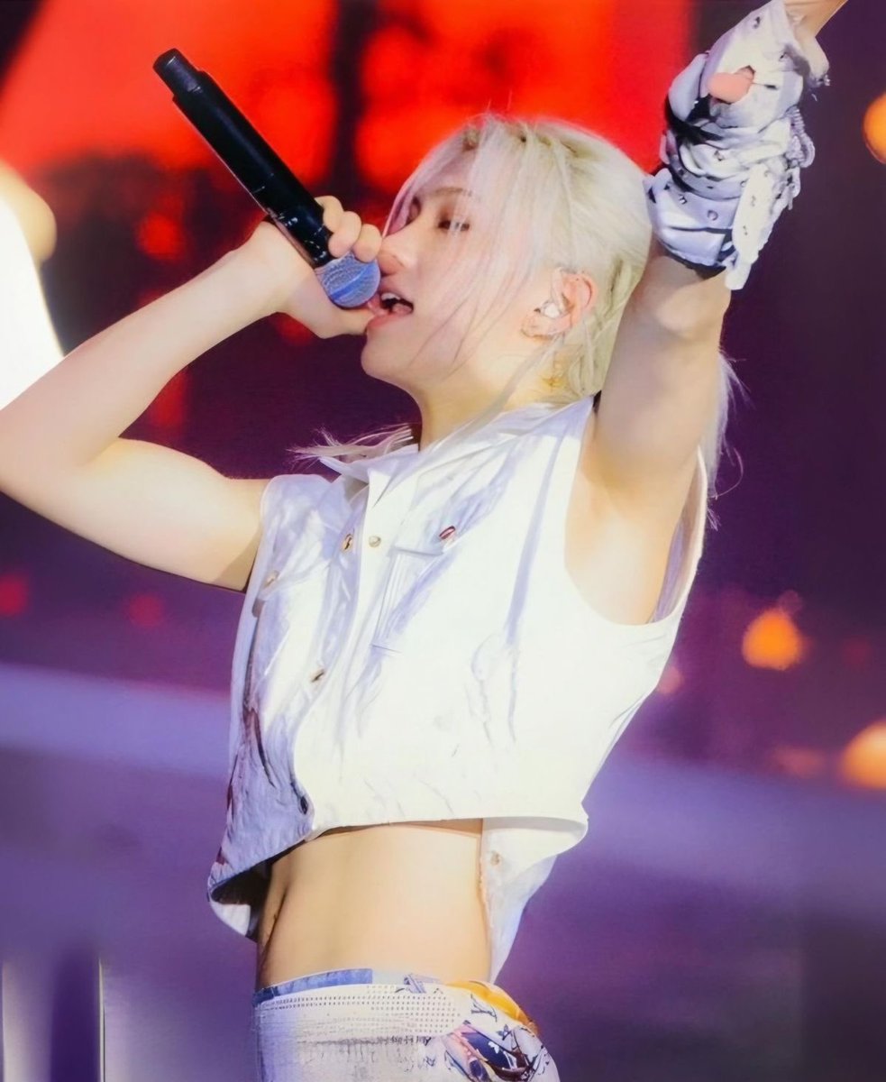 fmiinx's tweet image. the waist                                      the belt