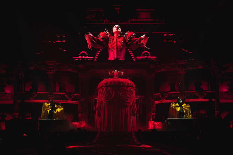 レディー・ガガ（Lady Gaga）のライブツアー「The Mayhem Ball」が、いよいよ明日から、大阪（京セラドーム）→東京（東京ドーム）で開催されます。
このライブのまとめページを作っているので、予習にご活用下さい。（ネタバレしたくない場合は、鑑賞後の復習にどうぞ）
bhdaa.sakura.ne.jp/ladygaga/live.…