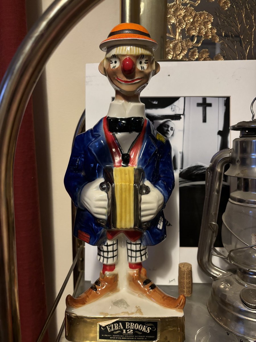 milk carton angel tweet media