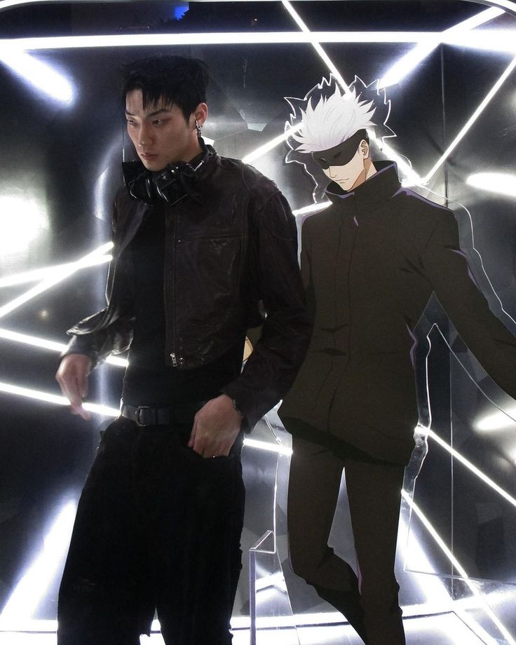 senandikekal's tweet image. Selamat Selasa, Vincent di sini, berfoto bersama salah satu karakter anime favoritnya. Kalau kalian lagi senang menonton anime apa?