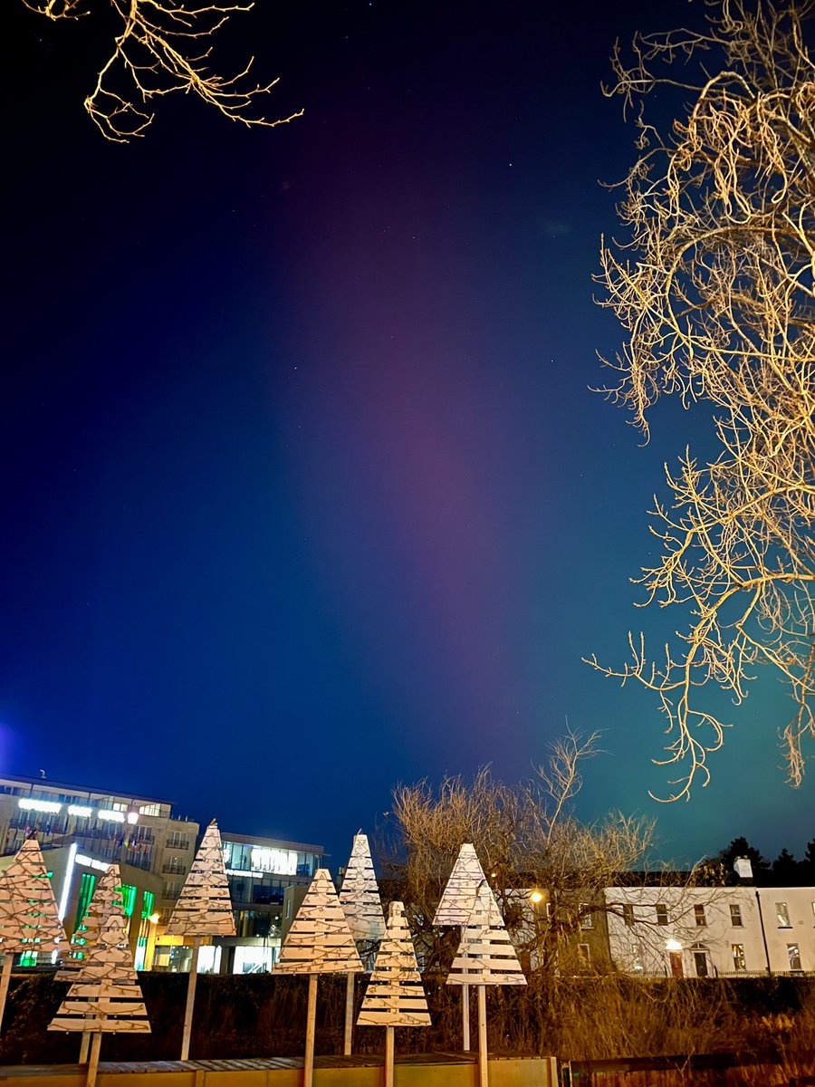 IrPsych's tweet photo. The #aurora wasn’t very evident over south #Dublin (in comparison to the displays elsewhere), but here’s a selection.
(19.01.2025). 1/2
#Ballsbridge
#RiverDodder
@BallsbridgeLive
@ProfJohnCrown https://t.co/Q4kJWjOcla