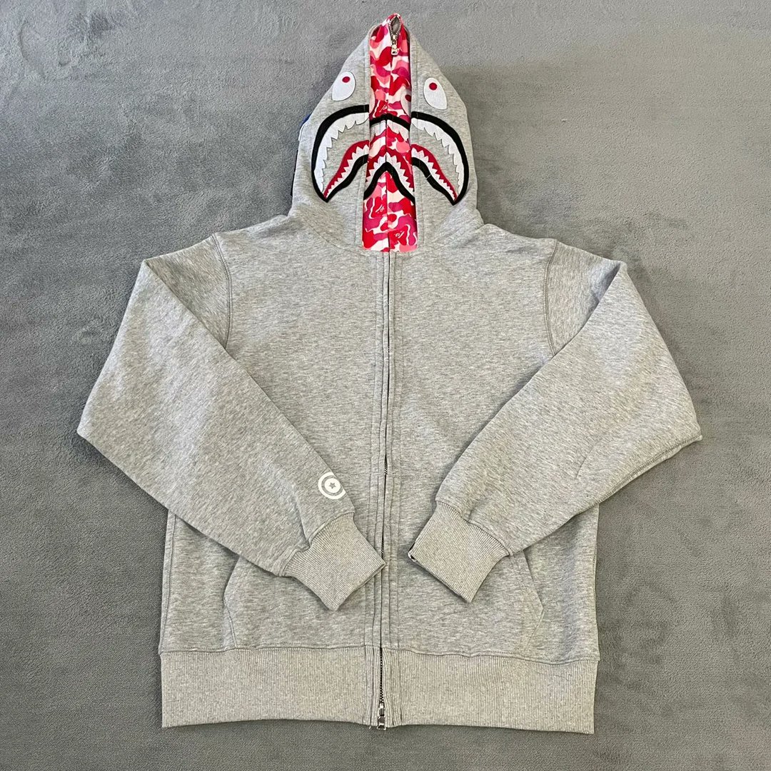 HolderNall3385's tweet image. Grey zip hoodie = everyday essential 🩶🦈
Clean, easy to style, and works with everything.
No overthinking. Just wear it.

#BasicOutfit #ZipHoodie #EverydayStyle #Streetwear #OOTD