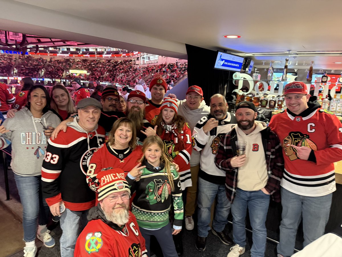 Da 323 Crew Shenanigans! #Blackhawks