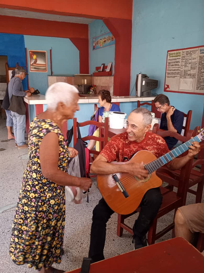 CulturaIgnacio's tweet photo. ¡Hola, comunidad del SAF Sorrente! Invitamos a jubilados y adultos a unirse a nuestras actividades musicales. Aprende a tocar un instrumento o disfruta de buena música. ¡Cada nota fortalece nuestros lazos! #Música #Comunidad  #Cultura #SAFSorrente #AméricaLatina #Jubilados https://t.co/y55bupKqYu