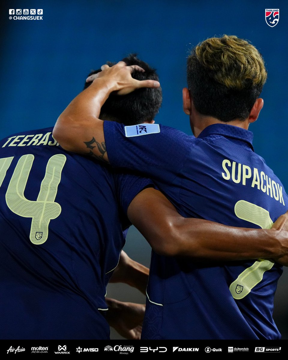 🗓 21 มกราคม | วันกอดสากล (𝗡𝗮𝘁𝗶𝗼𝗻𝗮𝗹 𝗛𝘂𝗴 𝗗𝗮𝘆) 🌏 🫂

👨‍🏫 การกอดมีผลดีต่อร่างกาย เช่น ช่วยลดฮอร์โมนความเครียด 🧠 เพิ่มฮอร์โมนแห่งความสุข 🤟 และช่วยให้หัวใจแข็งแรงขึ้น ❤️

แข้งช้างศึก 🇹🇭 ที่แฟน ๆ อยาก #กอด มากที่สุดคือใครกัน? 🥰

#ทีมชาติไทย #วันกอดสากล #NationalHugDay