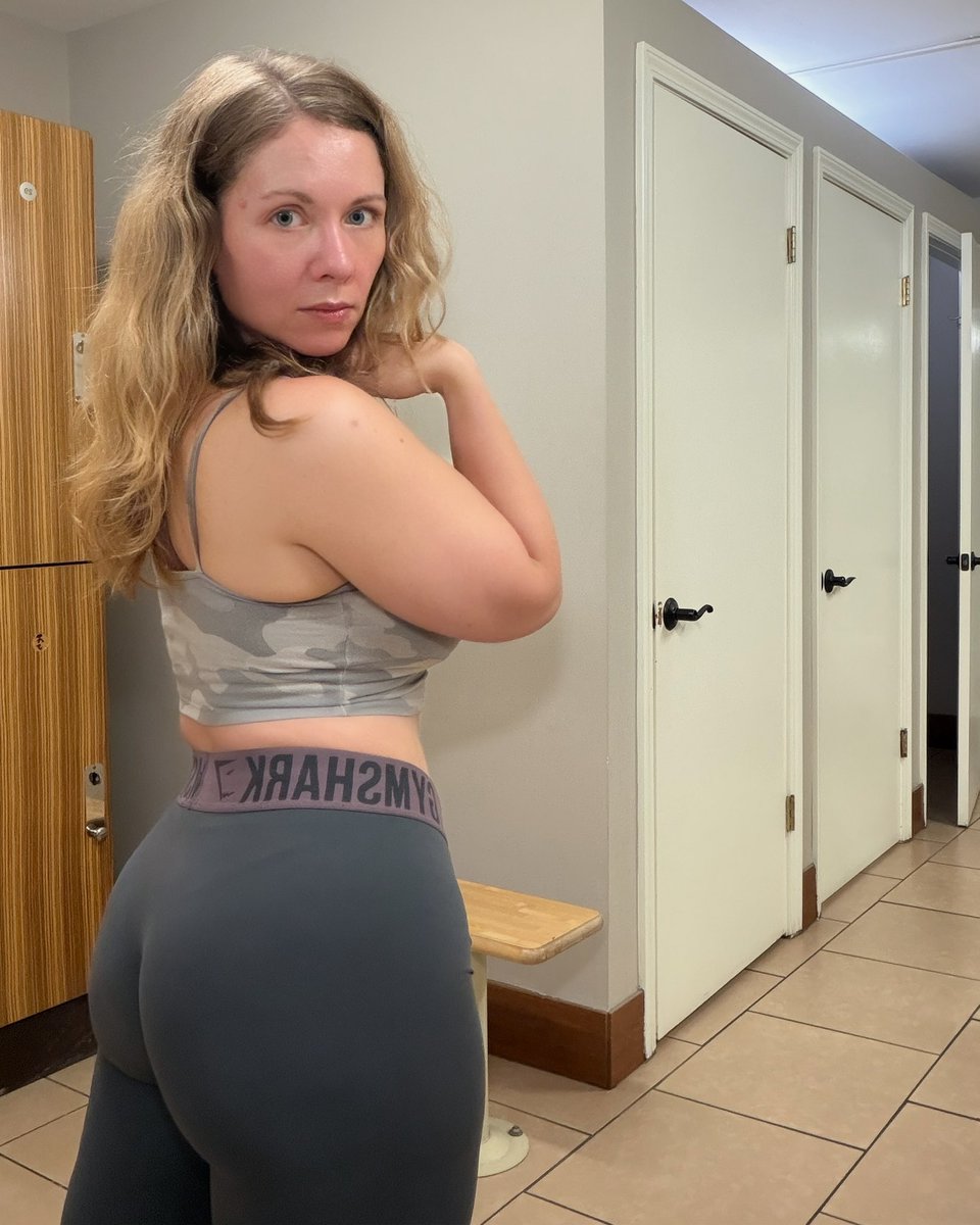 Kassie_ge's tweet image. Back to the grind #ﬁtnessmotivation #keeponkeepingon #staymotivated💪 #leggings #blondehairblueeyes