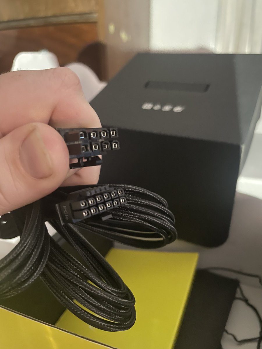 Another thing I’ve realized from buying a the SFX PSU, is that the 12v HP 6x6 or whatever it’s called is absolutely tiny! Who the heck thought this would handle 600w?