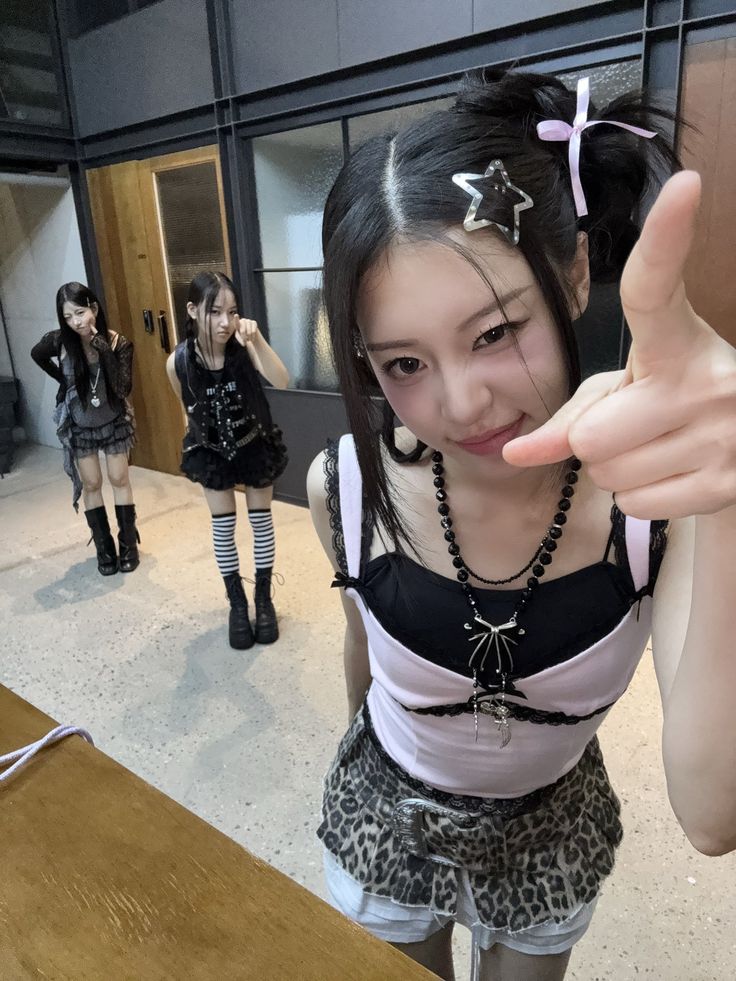 aranzip's tweet photo. have YOU streamed echo today? 🌼 https://t.co/xV1tF6zgI2
