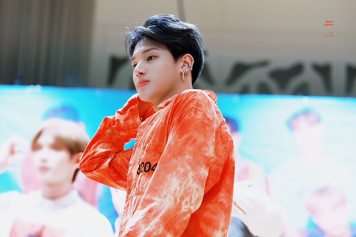 woo__younga's tweet image. 갑자기 보고싶어서 천천히 모아보는 내취향 청량우영이 사진타래 (순서상관없음)
1. 190623