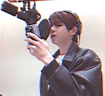 jedit01240's tweet image. 아 또 잘생김