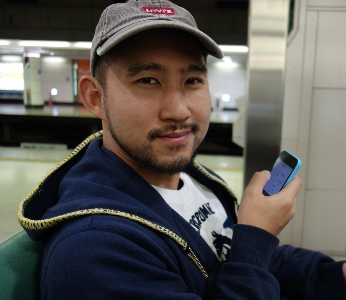 今年の冬は何とか太らずに過ごせてる。
気を抜くと冬眠気質なもんですぐ丸くなる。。

ちなみに服装も同じもので比較、、、