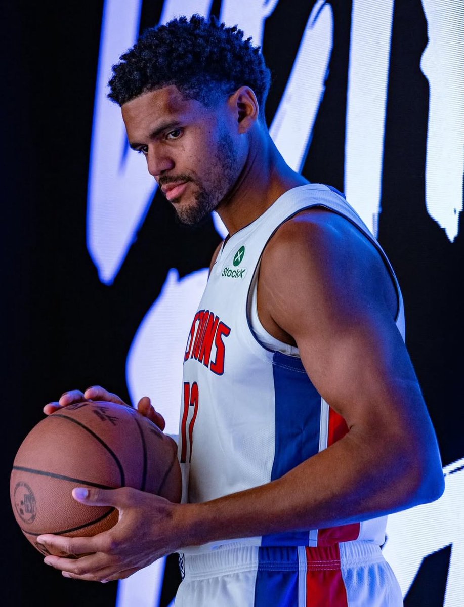 TheHoopCentral's tweet image. Tobias Harris tonight:

25 Points 
3 Rebounds 
11/20 FGM
35 Minutes