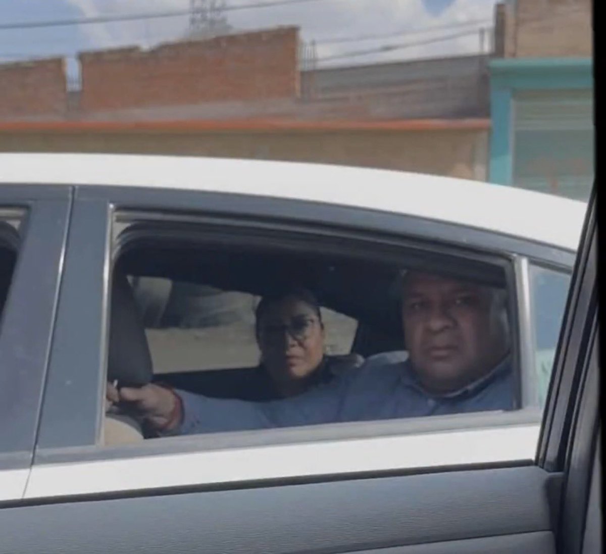 JJDiazMachuca's tweet image. Ministeriales de la @FiscaliaEdomex de @delfinagomeza extorsionando en la autopista México–Pachuca y varios puntos del Estado de México. 

@PincheHuesos