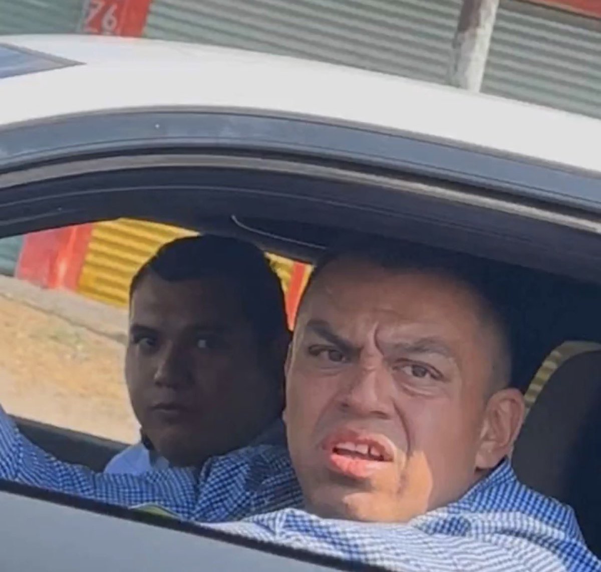 JJDiazMachuca's tweet image. Ministeriales de la @FiscaliaEdomex de @delfinagomeza extorsionando en la autopista México–Pachuca y varios puntos del Estado de México. 

@PincheHuesos