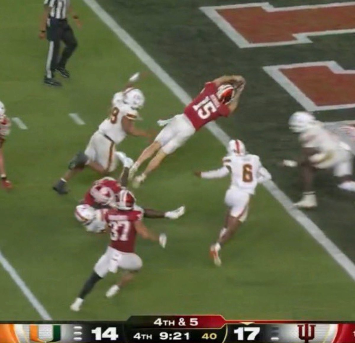 barstoolsports's tweet image. SUPERMENDOZA