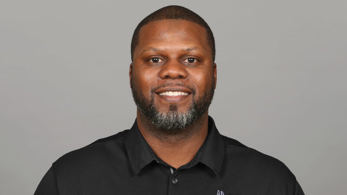 BigBlueFilmRoom's tweet image. The Giants have requested to interview Vikings passing game coordinator/DB coach Daronte Jones for their DC position, per Adam Schefter.