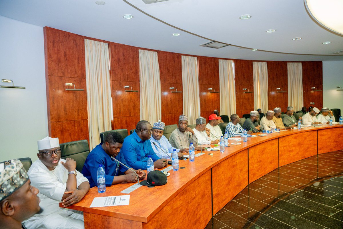 I chaired a meeting of the Kaduna State’s Expanded Security Council, the first of its kind this year, bringing together heads of security agencies, traditional rulers and chairmen of our local government areas to undertake a thoughtful and comprehensive review of the security