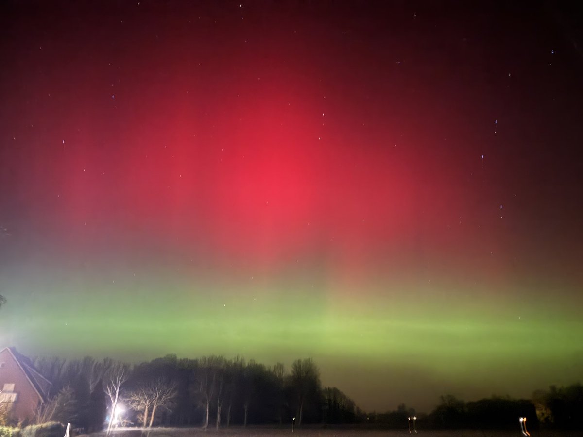 Ipowk3's tweet photo. Polar lights over Germany #polarlichter #polar #light https://t.co/Ct3SevgHN9