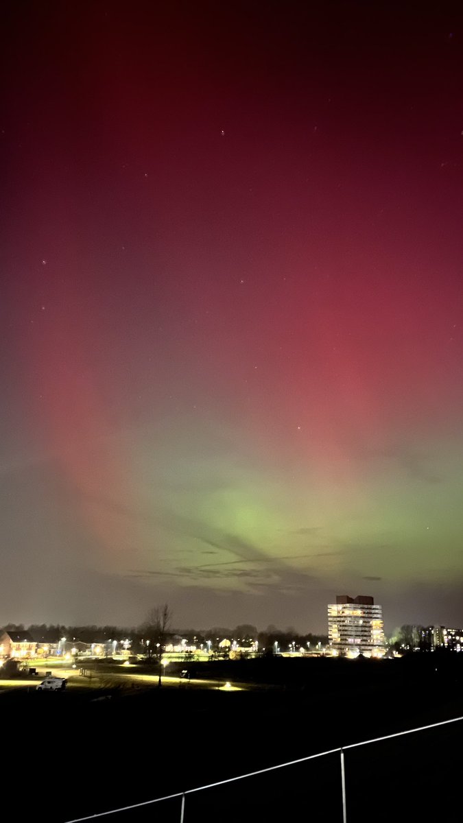 itsme_miep's tweet photo. Het blijft toch een prachtig natuurverschijnsel .. 💕 #noorderlicht #northernlights #aurora https://t.co/7TcpJgUyZx
