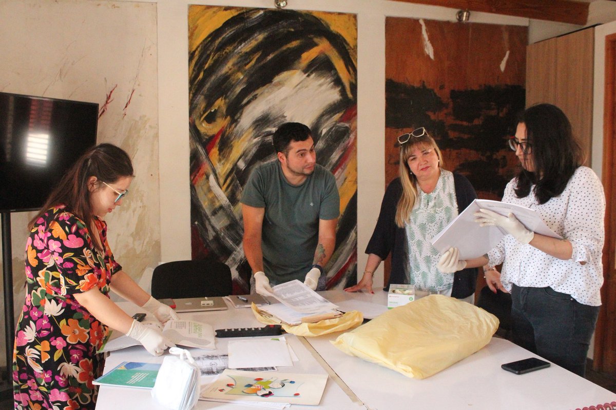 MemorialdePaine's tweet photo. 📚✨ Dimos inicio oficial a un nuevo camino de memoria en Paine ✨📚

Recibimos la visita de investigadores del proyecto “Ecos de la Tierra: Archivos Familiares de Memoria y Derechos Humanos en Paine”, marcando el comienzo de una valiosa labor colectiva. https://t.co/KOnAfRMP4z