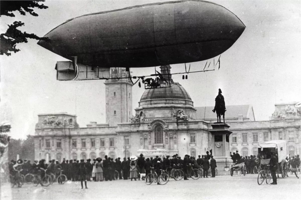 The_020's tweet photo. @RjNol 1978?! It's still there..

The cities' spacious squares were used as a landing zone for airships. Now they have statu(t)e(s)..

The day a huge airship landed outside Cardiff City Hall in June 1910 | Wales Online https://t.co/bcIhlNchKv