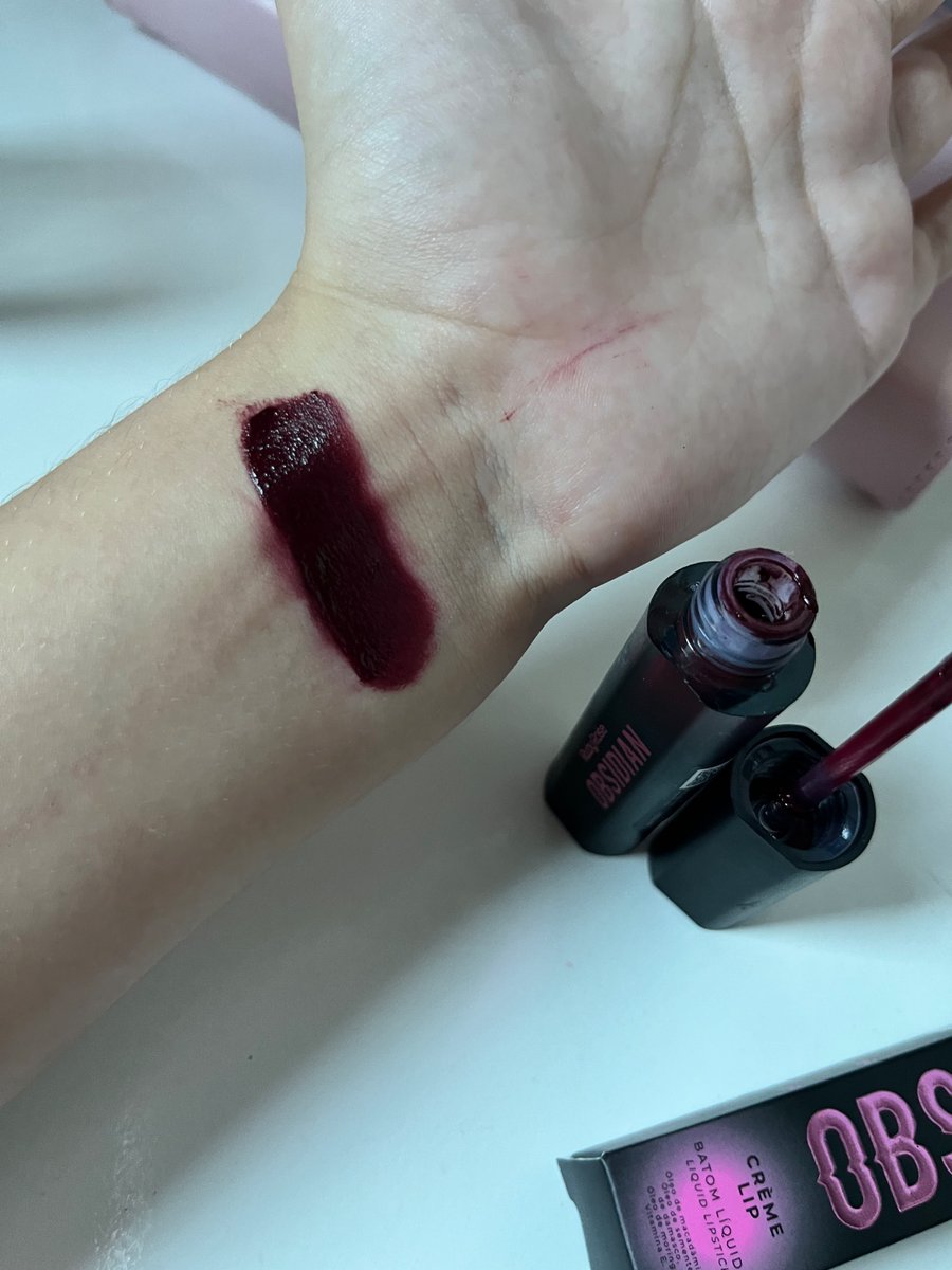 cogiepurin's tweet photo. batom com essa cor vampiresca e por 15 reais obg ruby rose por tudo https://t.co/3FnVgnA7qP