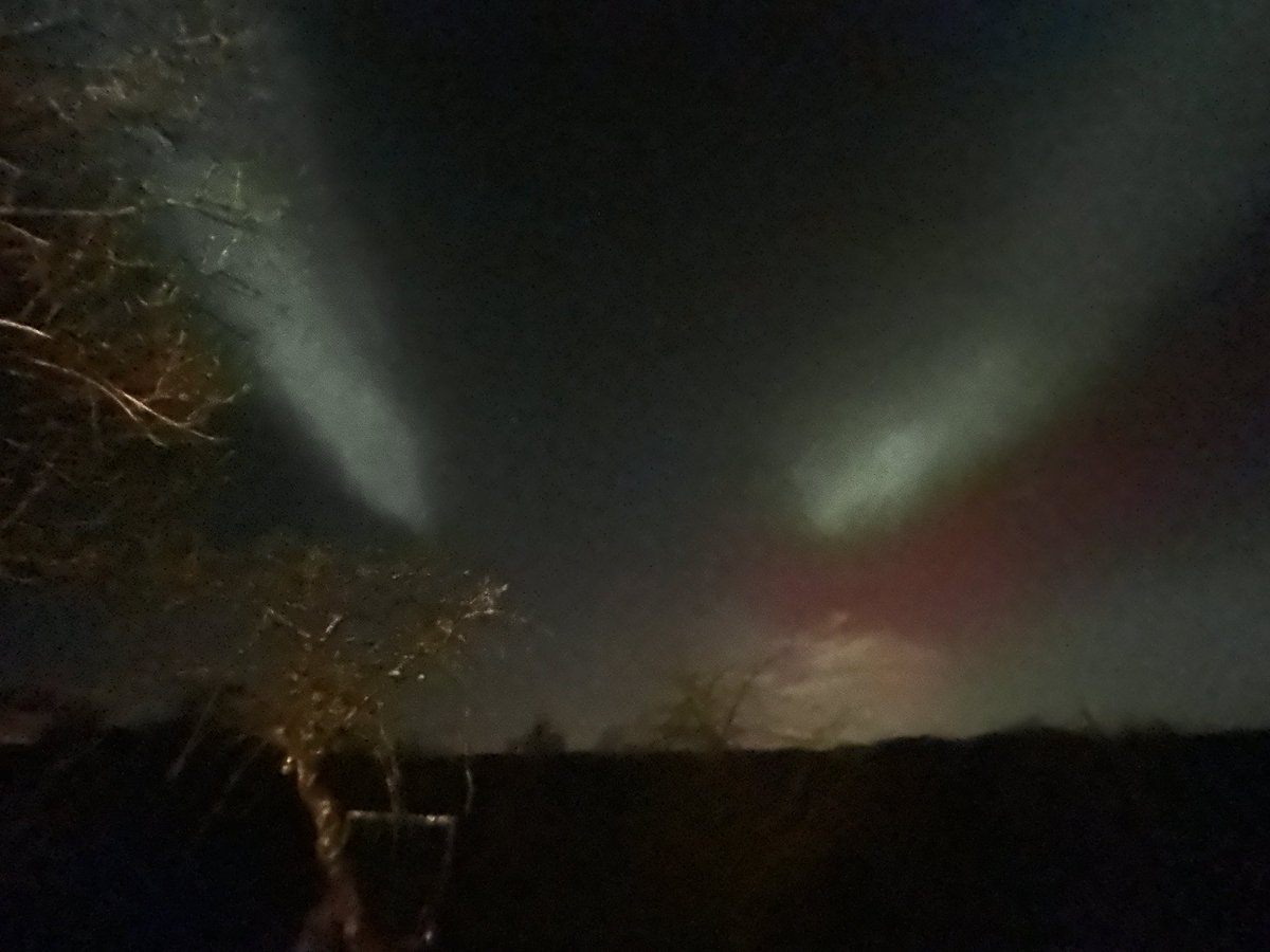 MargotSenden's tweet photo. Beste lichtshow van de wereld. It is simply Magic. En dat in mijn “little Tuscany” ❤️ https://t.co/VFlVMDsWbA