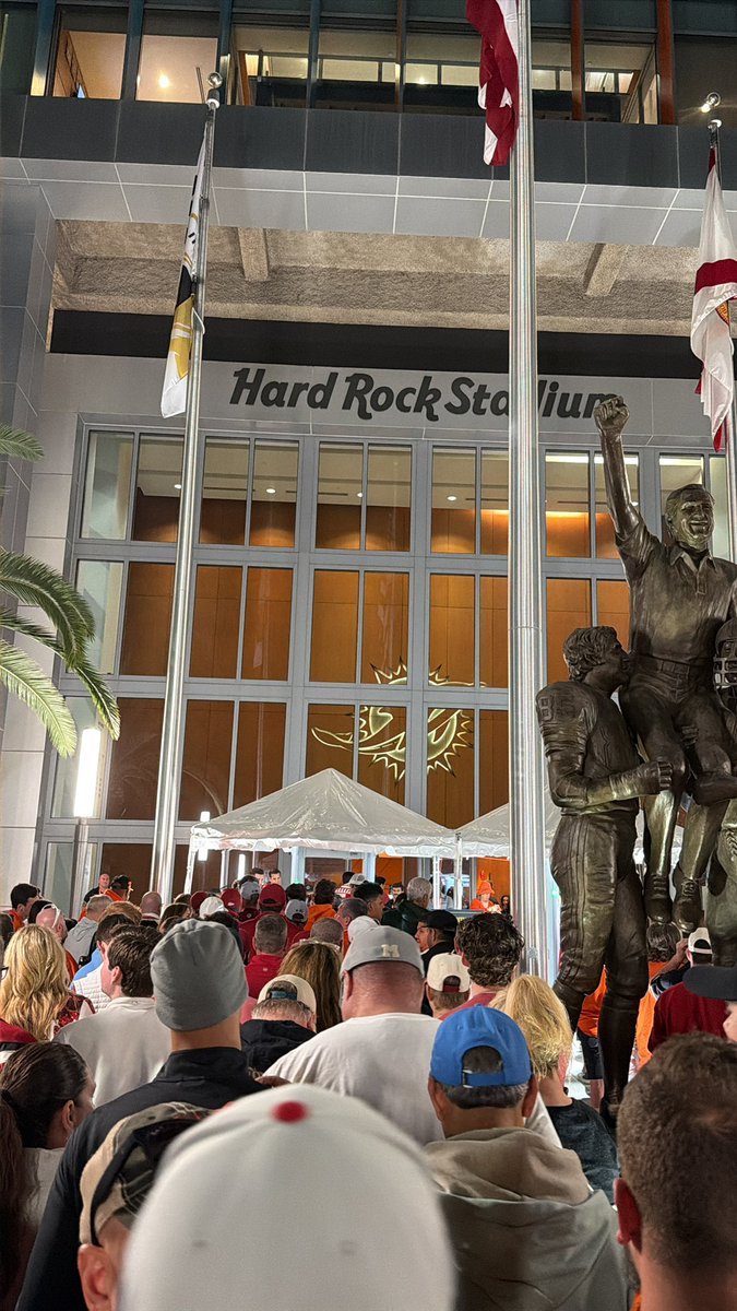 Bison Bobby tweet media