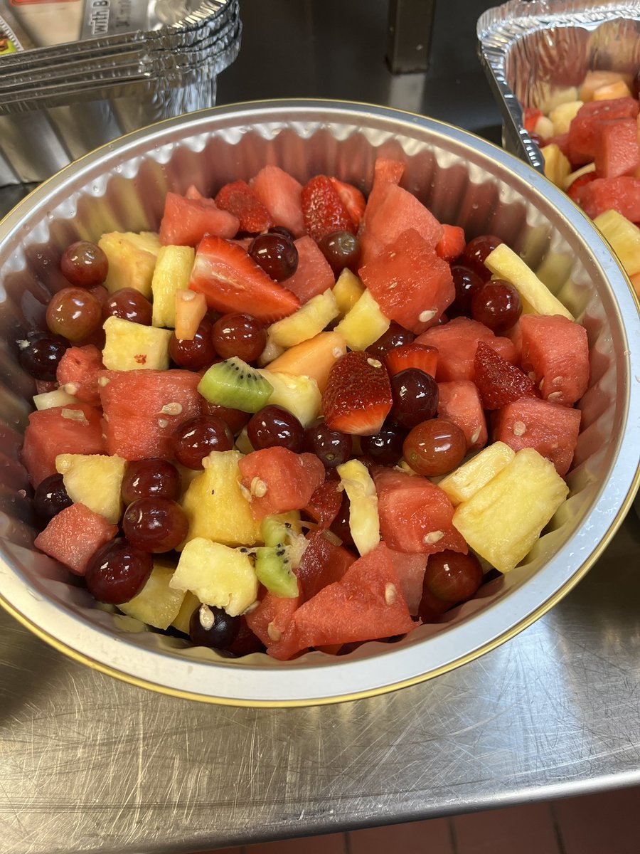 gsluth's tweet photo. Today, the young and the young at heart joined forces in the kitchen to whip up a “breakfast for dinner feast for our neighbors @ReentryAdvocacy.

A homemade meal prepared with love doesn’t just fill a plate—it nourishes both body and soul.

#GodsWorkOurHands https://t.co/i5m4LWGx0G