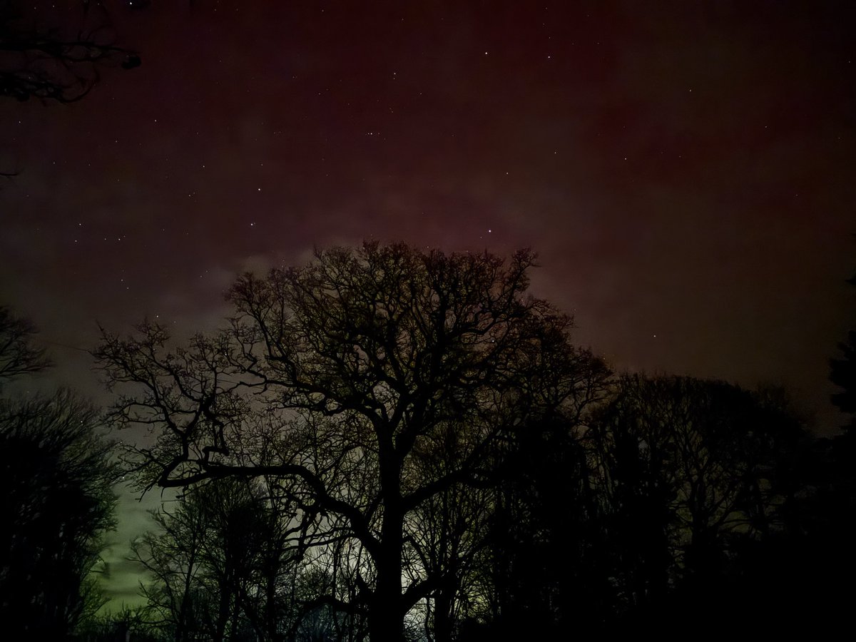 #Auroraborealis Northern lights visible in North #Norfolk tonight, easier to see with a phone.