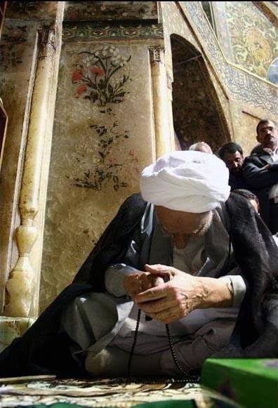 Awaited_Hope's tweet image. "If you wish to receive a glance from Imam #Mahdi (aj), then increase istighfar to lift the barrier between you and Him (aj)."

Ayatollah Sheikh #Bahjat (ra)

Month of #Shaban increase istighfar especially before the anniversary of the birth of the Awaited Hope (aj)