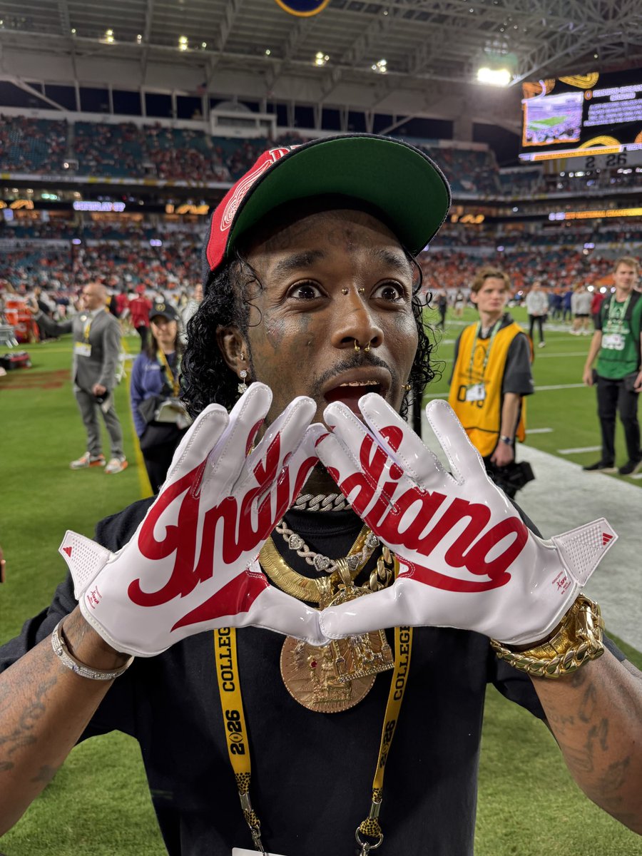 HoosiersConnect's tweet image. Lil Uzi Vert.

Hoosier.