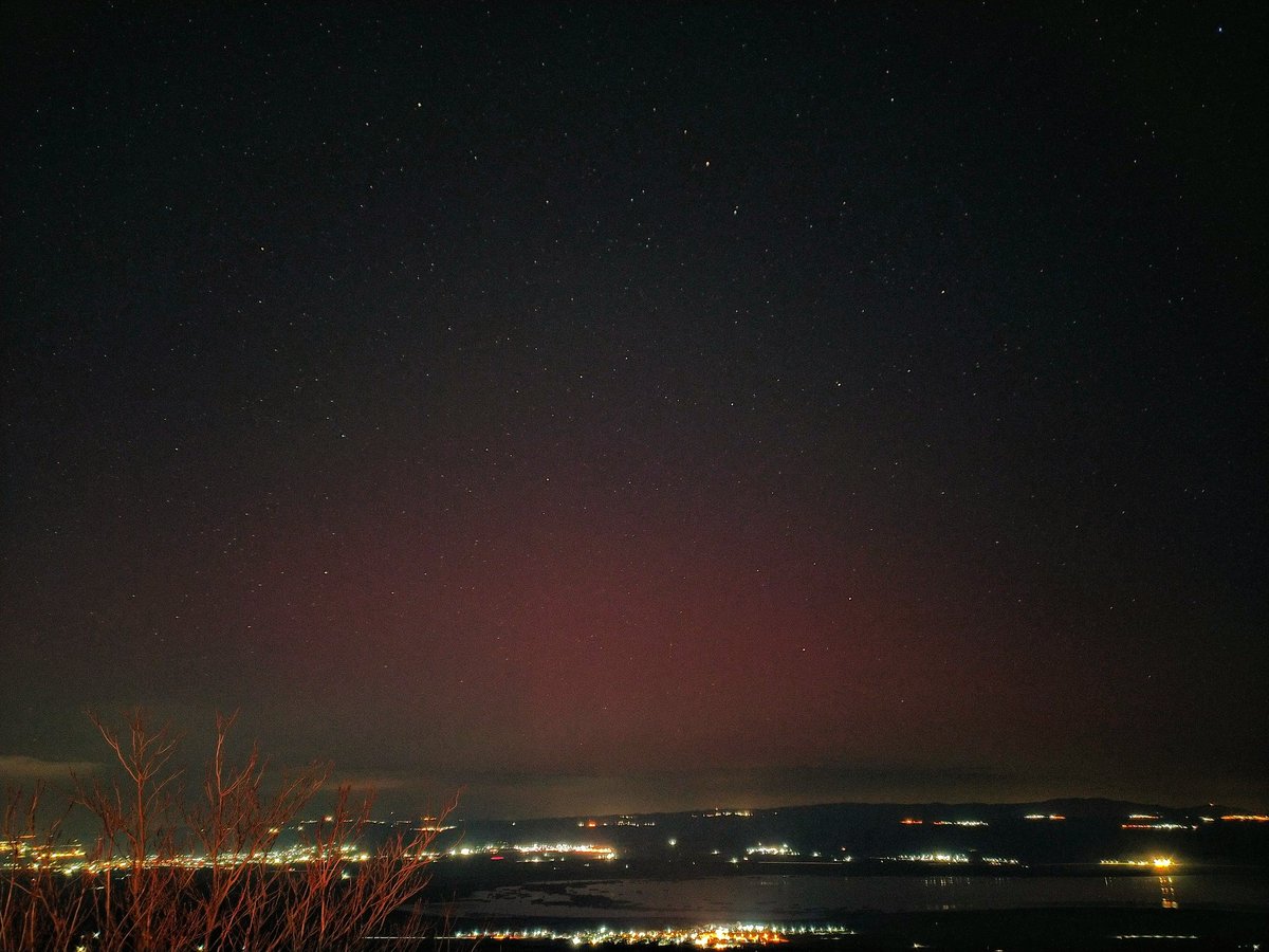OFA_astronomy's tweet photo. Το βόρειο σέλας στον ουρανό της Θεσσαλονίκης https://t.co/L9wUv9iP07