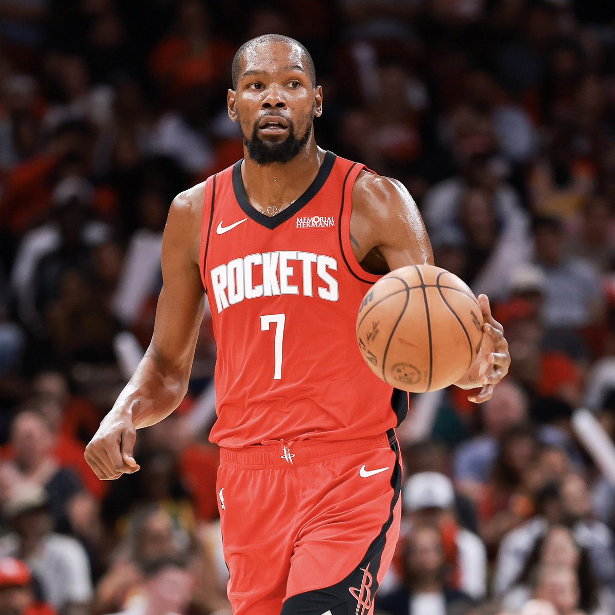 RTNBA's tweet image. Fun Fact:

Despite being widely regarded as the greatest scorer in NBA history, Kevin Durant has NEVER recorded a 60-point game (regular season or playoffs) 🤯