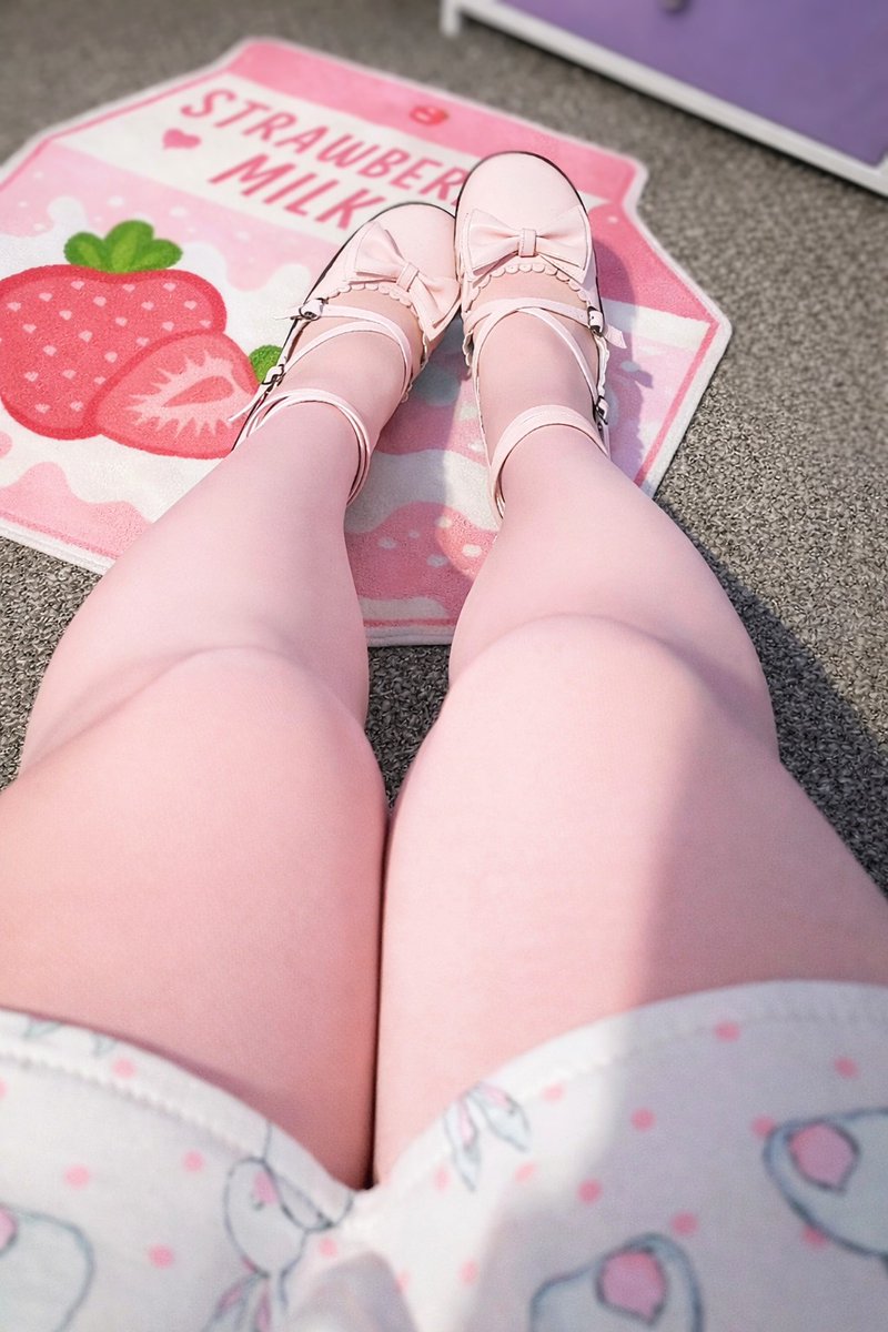 kittycodon3's tweet image. ︵‿︵‿୨ lily's intro ୧‿︵‿︵
🌈transfem 26 she/they🐾
🧠audhd &amp;amp; bpd, v mentally ill🧠

i like sedating myself and drawing pretty women😋💊🖍️

♡/⟳ to be moots
＊*•̩̩͙✩•̩̩͙*˚　    🫶     　˚*•̩̩͙✩•̩̩͙*˚＊

#yuritwt #drugtwt #furtwt #transtwt #bpdtwt #promotwt #moothunt