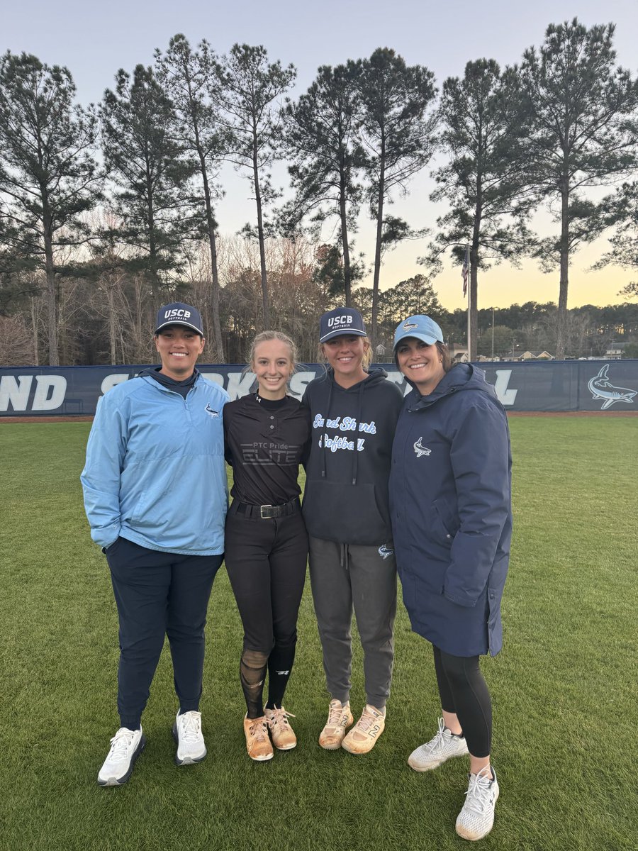 Allie McDowell tweet media