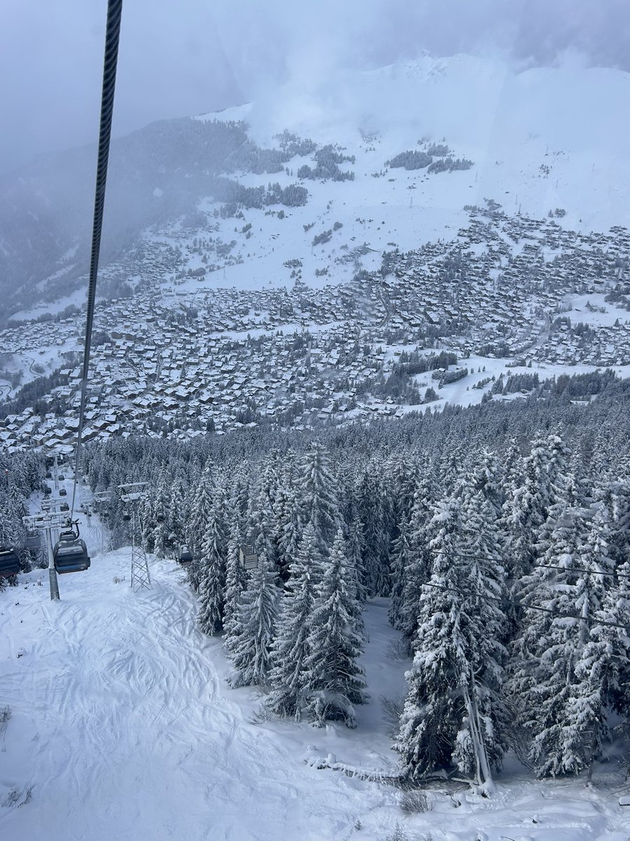 Realitics1's tweet image. Taking the easy way up to the heavens of the Swiss alps