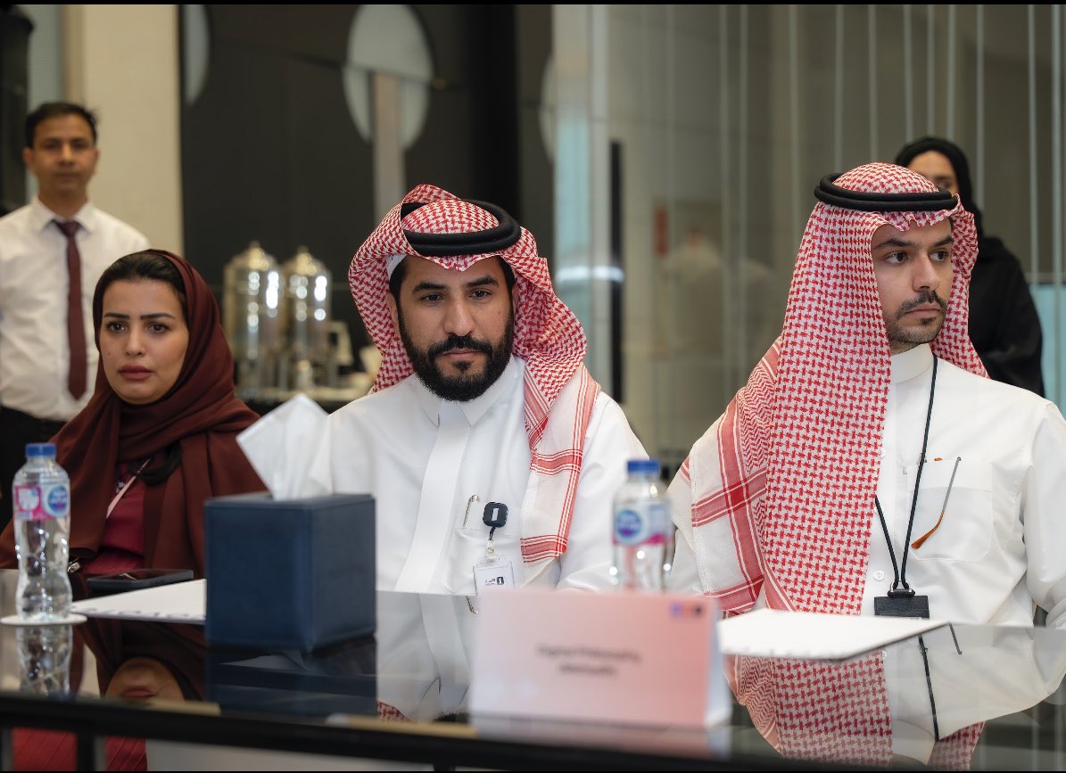 Ruqbantech's tweet photo. سررنا بحضور ورشة عمل متخصصة لشركات مسرعة امد تيك قاد الورشة الأستاذ صالح عبدالله نائب الرئيس التنفيذي لمصرف الإنماء.

تعتبر مشاركتنا في هذا البرنامج بالشراكة مع مصرف الإنماء وفلك خطوة مهمة في مسيرتنا.

نتوجه بشكر خاص لفريق أمد تك على دعمهم المستمر.
#امد_تيك  #امد_من_مصرف_الإنماء https://t.co/o4mlAIkr0l