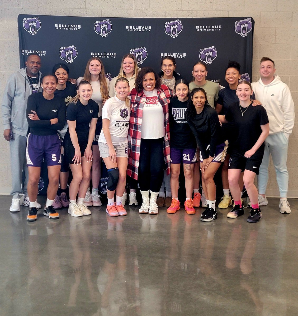 COACH ICE/Bellevue University/RETRO HOOPS tweet media