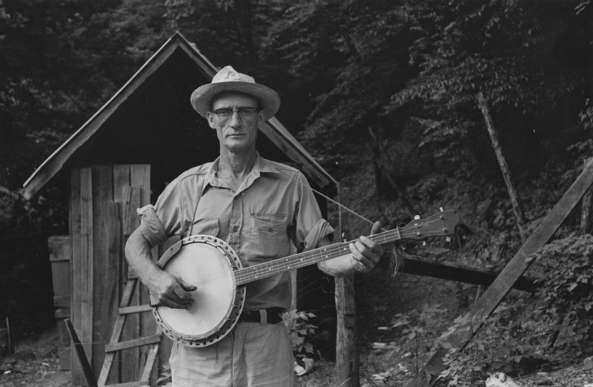 dieworkwear's tweet image. I played around with some AI tools and found them to be superficial and limited when it comes to developing taste. The experience made me think deeper about what it means to have taste. I will give you some examples.

We can understand taste to be a way for people to pursue…